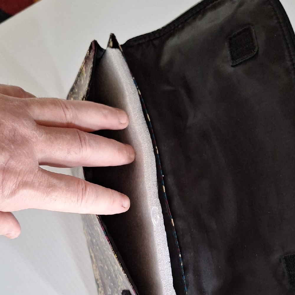 MUDD Multicolor Tablet Case - Picture 6 of 8